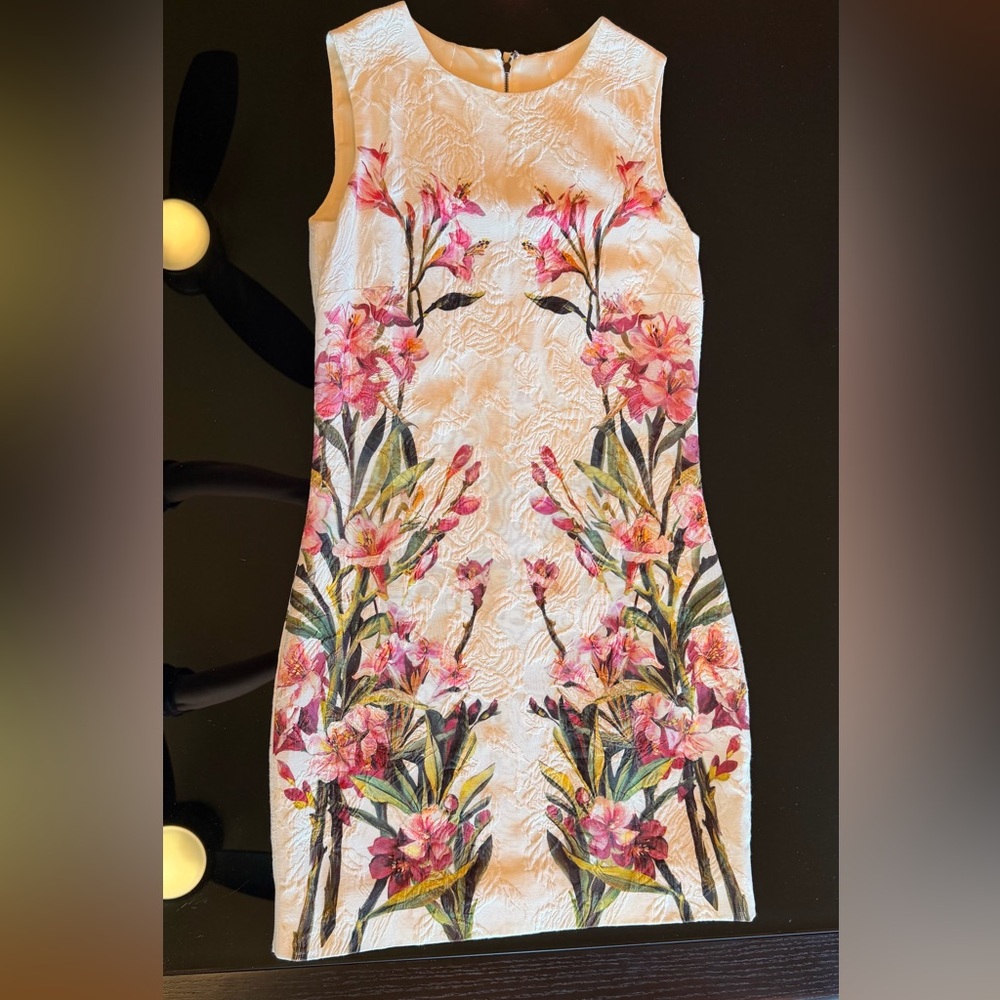 DOLCE & GABBANA - White and Pink  Brocade Mini Dress - Picture 5 of 8